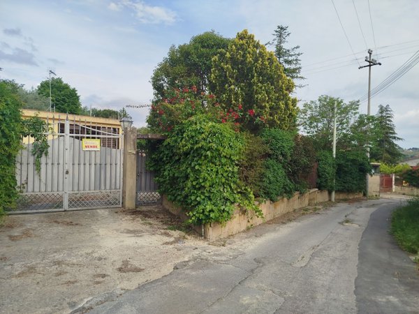 casa indipendente in vendita a Caltanissetta