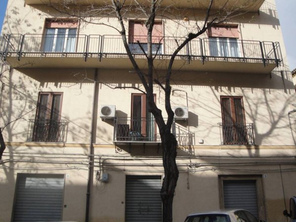 ufficio in vendita a Caltanissetta in zona Centro Storico