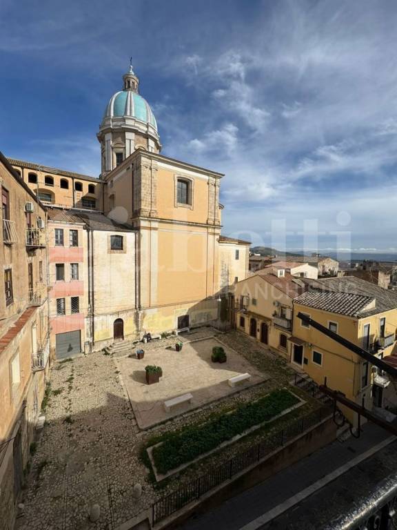 appartamento in vendita a Caltanissetta in zona Centro Storico