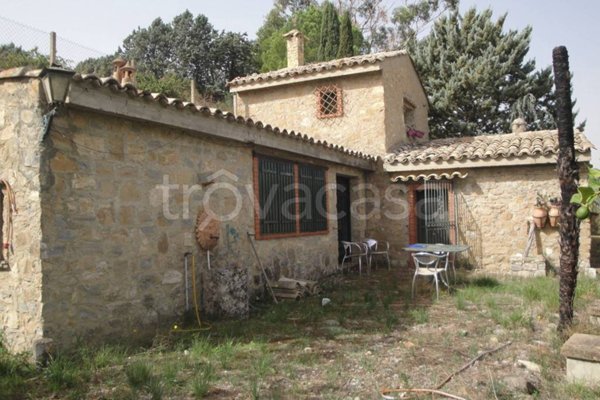 casa indipendente in vendita a Caltanissetta