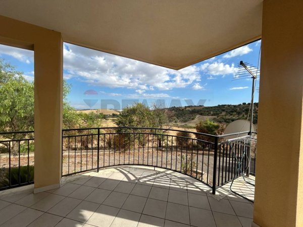 casa indipendente in vendita a Caltanissetta in zona Favarella