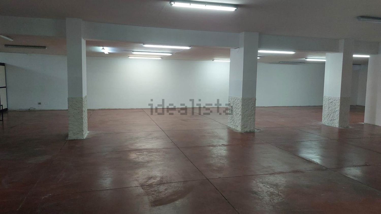 locale di sgombero in vendita a Caltanissetta