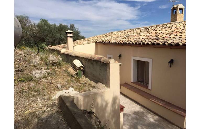 casa indipendente in vendita a Caltanissetta in zona Centro Storico