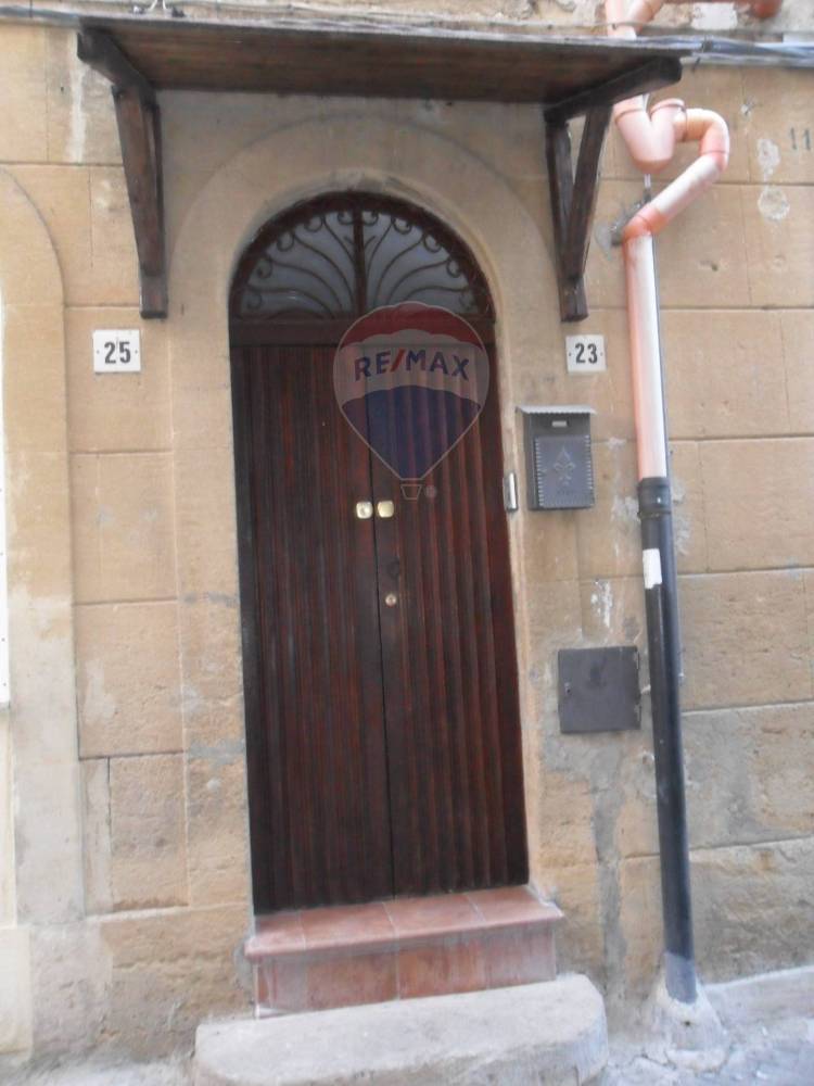 casa indipendente in vendita a Caltanissetta in zona Centro Storico