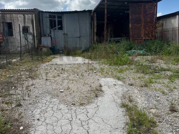 negozio in vendita a Caltanissetta