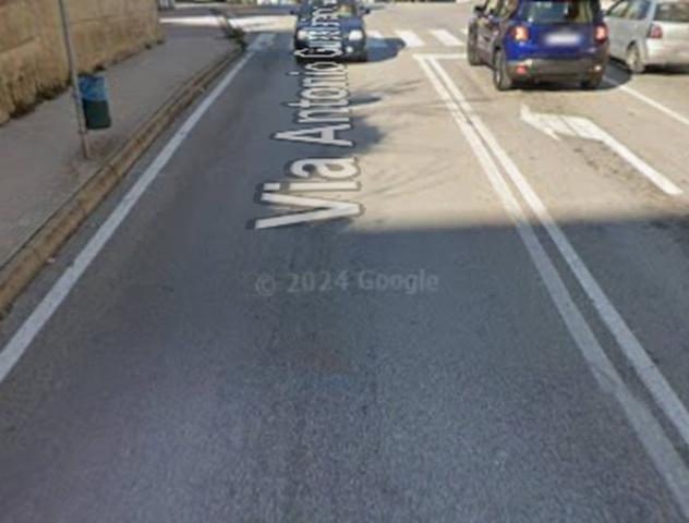 locale commerciale in vendita a Caltanissetta