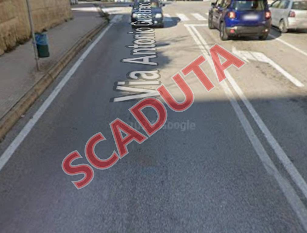 locale commerciale in vendita a Caltanissetta in zona Palmitelli