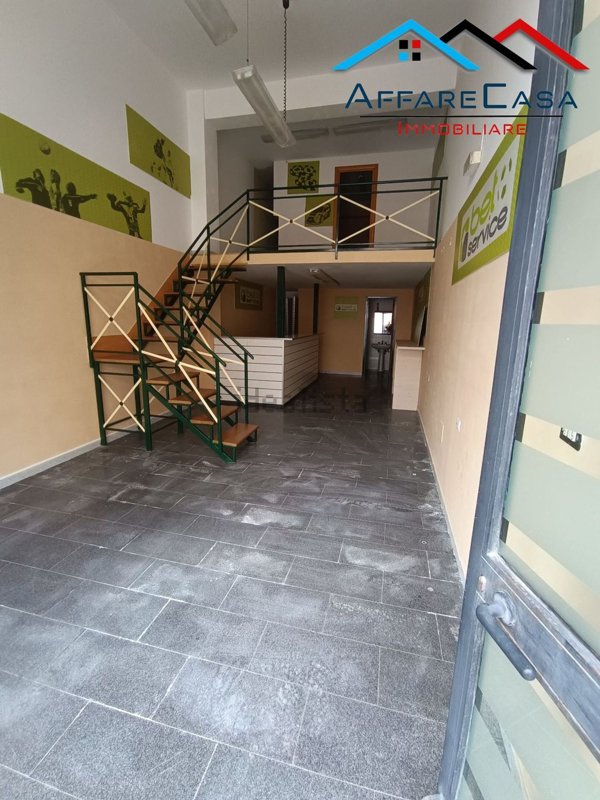 locale commerciale in vendita a Caltanissetta