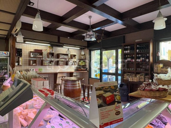 negozio in vendita a Caltanissetta