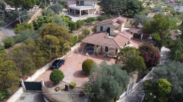 casa indipendente in vendita a Caltanissetta
