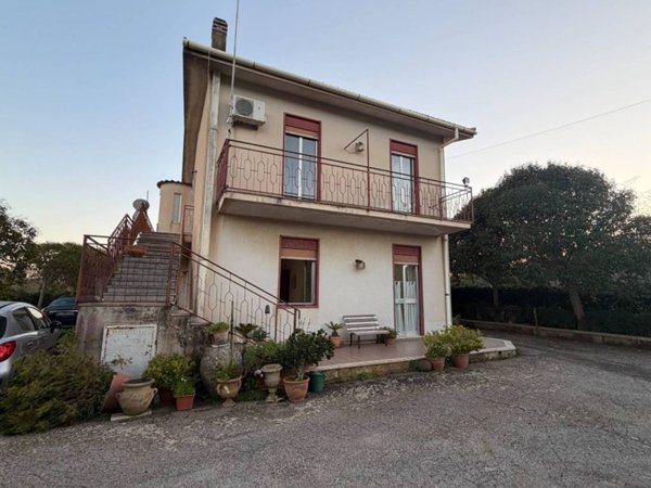 casa indipendente in vendita a Caltanissetta