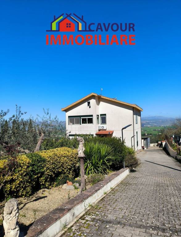 casa indipendente in vendita a Caltanissetta