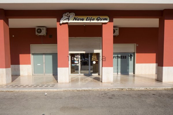 locale commerciale in vendita a Caltanissetta