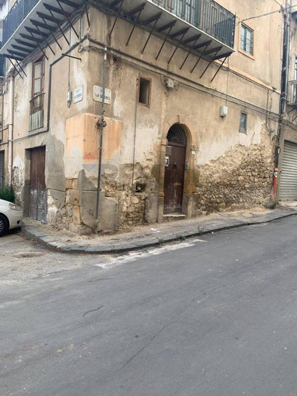 appartamento in vendita a Caltanissetta in zona Centro Storico