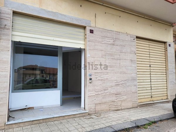 locale commerciale in vendita a Caltanissetta