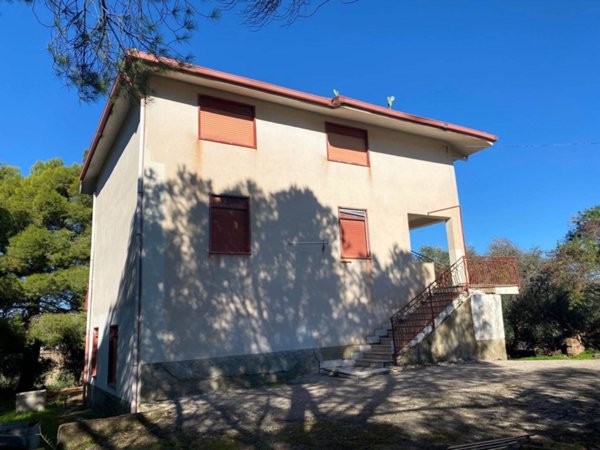 casa indipendente in vendita a Caltanissetta