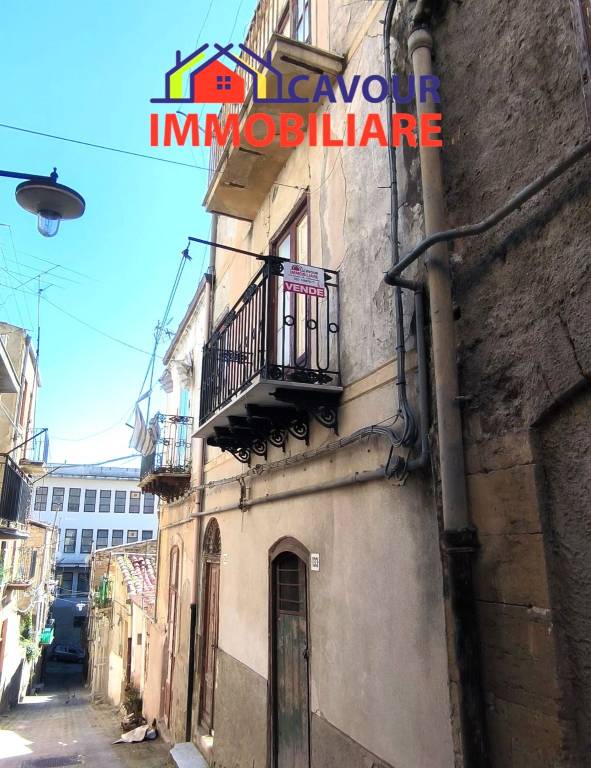 appartamento in vendita a Caltanissetta in zona Centro Storico