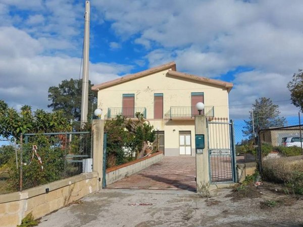 casa indipendente in vendita a Caltanissetta