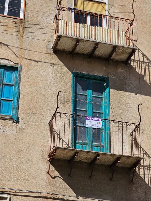 appartamento in vendita a Caltanissetta in zona Centro Storico