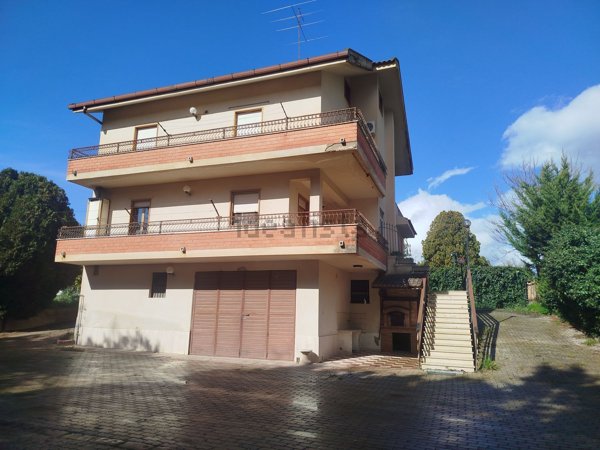 casa indipendente in vendita a Caltanissetta