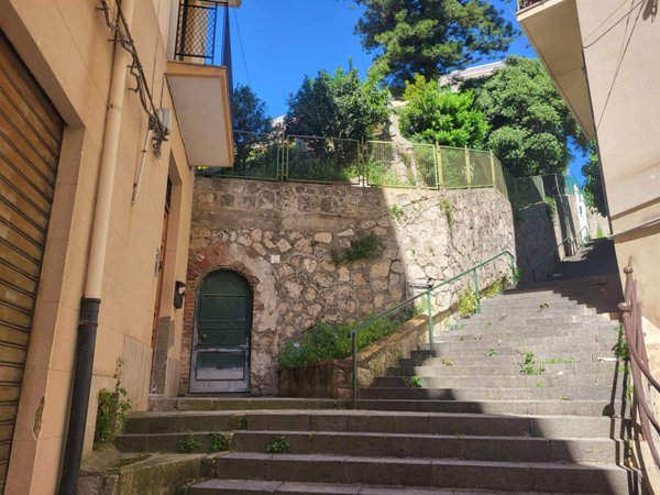 appartamento in vendita a Caltanissetta in zona Centro Storico