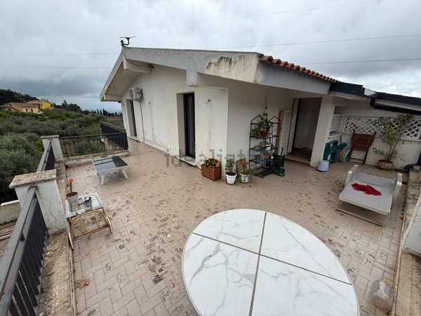casa indipendente in vendita a Caltanissetta