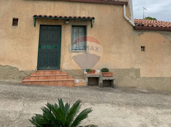 casa indipendente in vendita a Caltanissetta in zona Centro Storico
