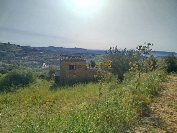 casa indipendente in vendita a Caltanissetta