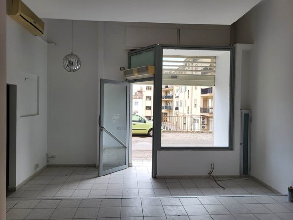 negozio in vendita a Caltanissetta