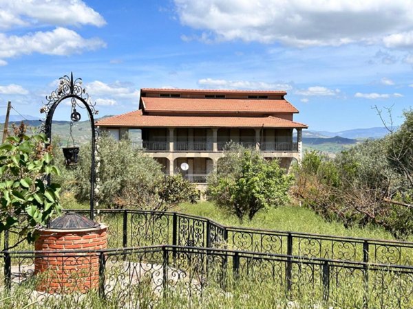 appartamento in vendita a Caltanissetta in zona Villaggio Santa Barbara