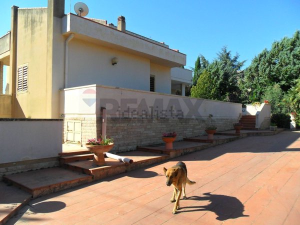 casa indipendente in vendita a Caltanissetta