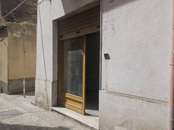 negozio in vendita a Caltanissetta