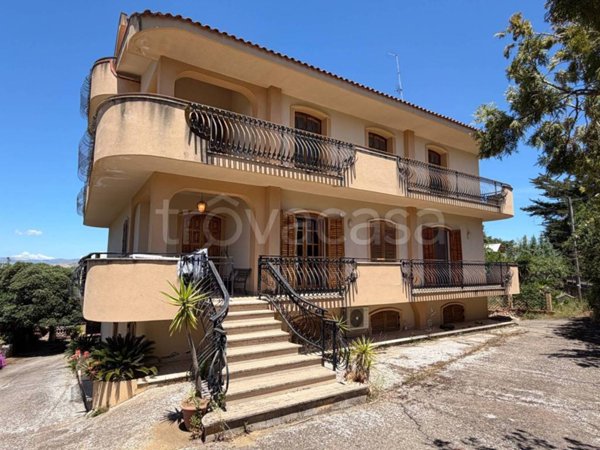 casa indipendente in vendita a Caltanissetta