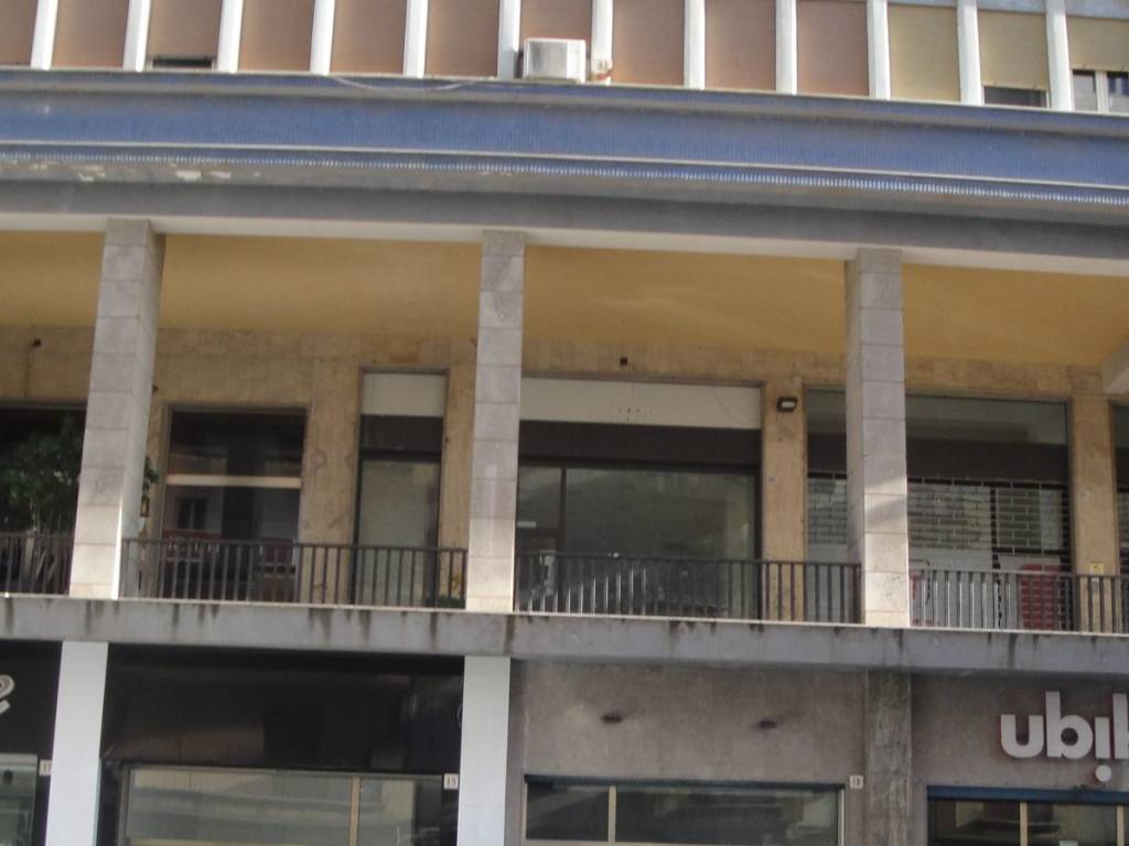 negozio in vendita a Caltanissetta in zona Centro Storico