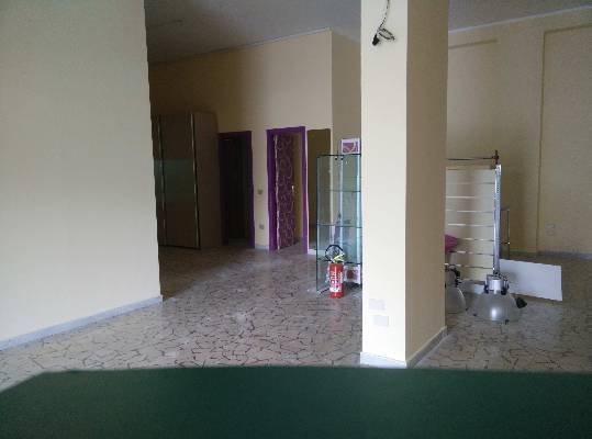 negozio in vendita a Caltanissetta in zona Centro Storico