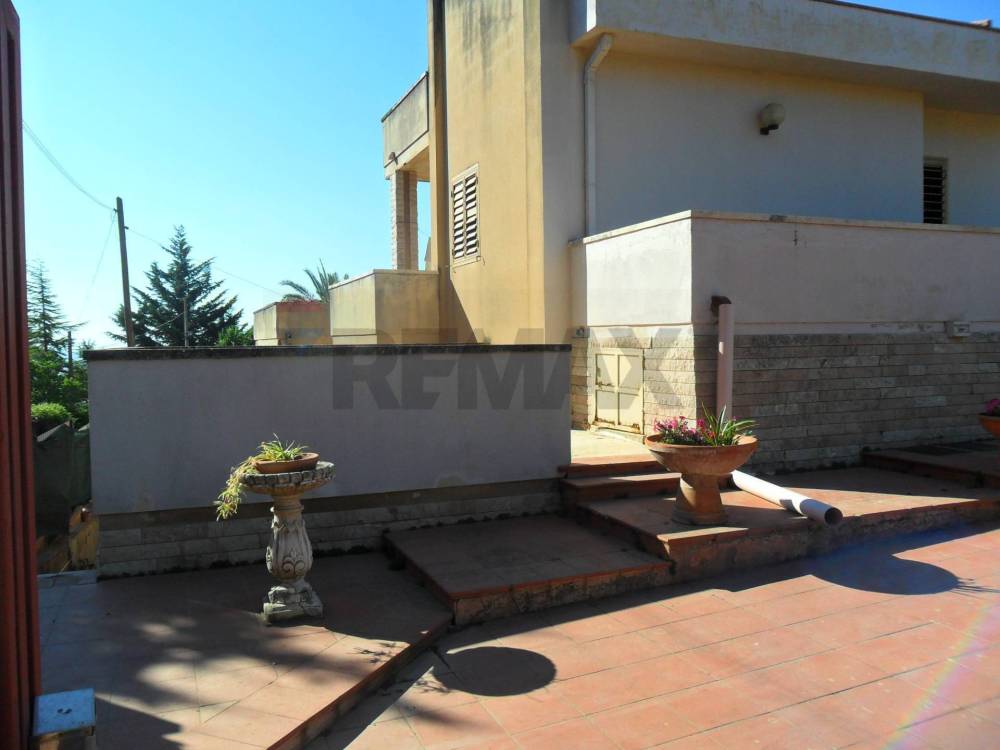 casa indipendente in vendita a Caltanissetta