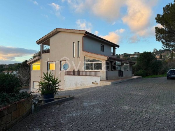 casa indipendente in vendita a Caltanissetta