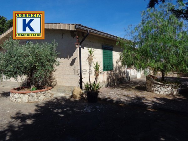 casa indipendente in vendita a Caltanissetta in zona Poggio Sant'Elia