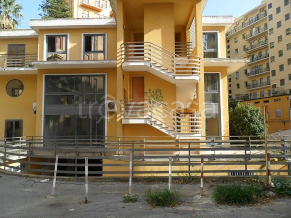 ufficio in vendita a Caltanissetta in zona Centro Storico