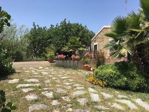 casa indipendente in vendita a Caltanissetta in zona Poggio Sant'Elia