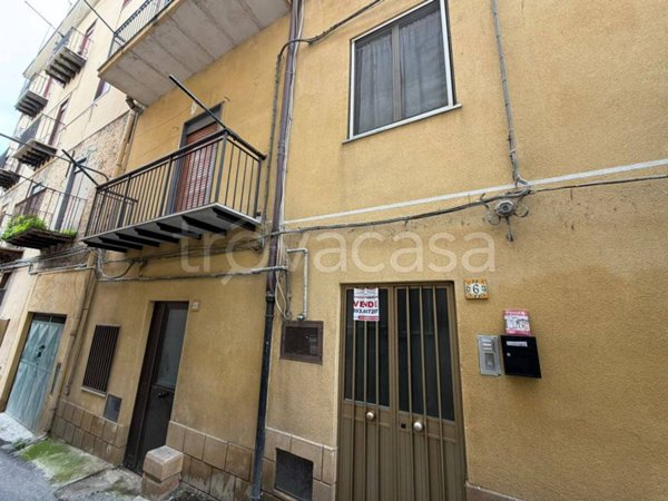 appartamento in vendita a Caltanissetta in zona Centro Storico