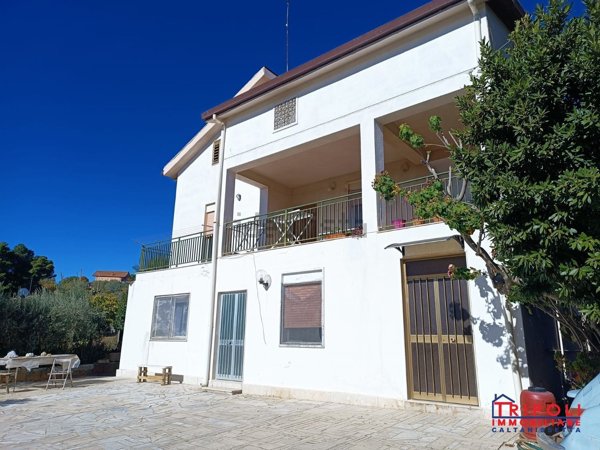 casa indipendente in vendita a Caltanissetta in zona Borgo Petilia
