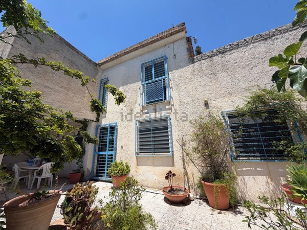 casa indipendente in vendita a Caltanissetta