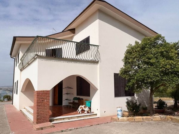 casa indipendente in vendita a Caltanissetta in zona Borgo Petilia