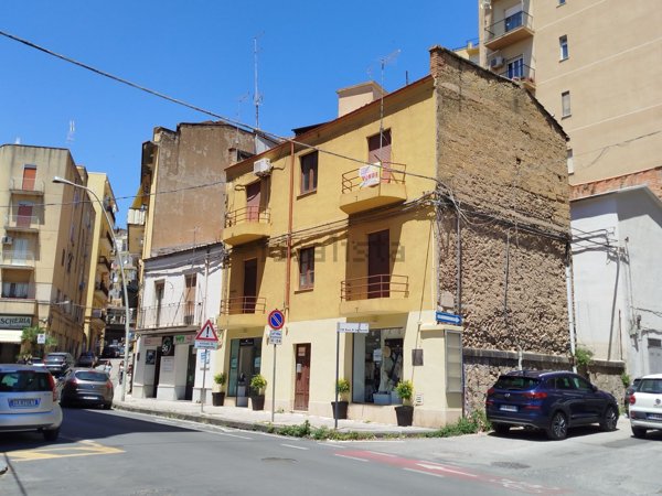 appartamento in vendita a Caltanissetta in zona Palmitelli