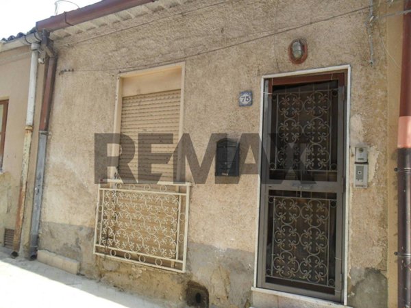 casa indipendente in vendita a Caltanissetta in zona Centro Storico