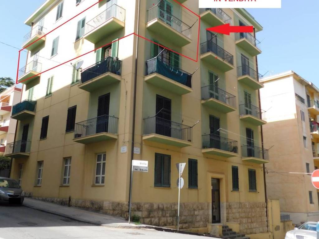 appartamento in vendita a Caltanissetta in zona Palmitelli