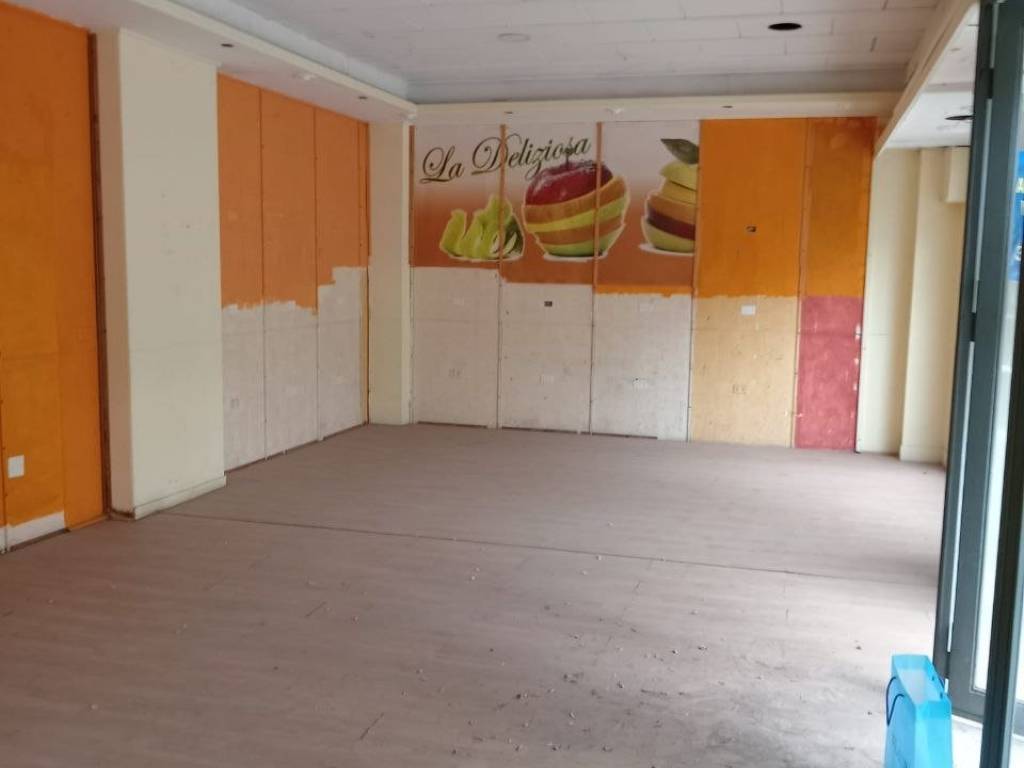 negozio in vendita a Caltanissetta in zona Centro Storico
