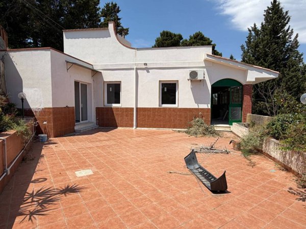 casa indipendente in vendita a Caltanissetta in zona Borgo Petilia
