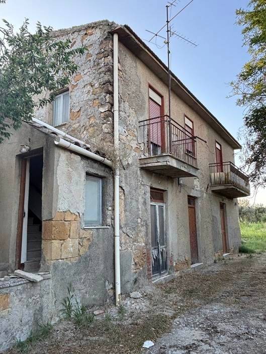 casa indipendente in vendita a Caltanissetta in zona Borgo Petilia